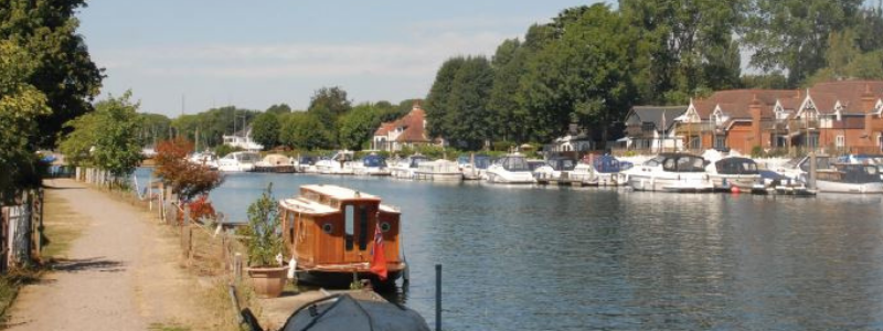 FREE Berkshire Pub Walk: Cookham & The Ferry Pub – Countryside Books