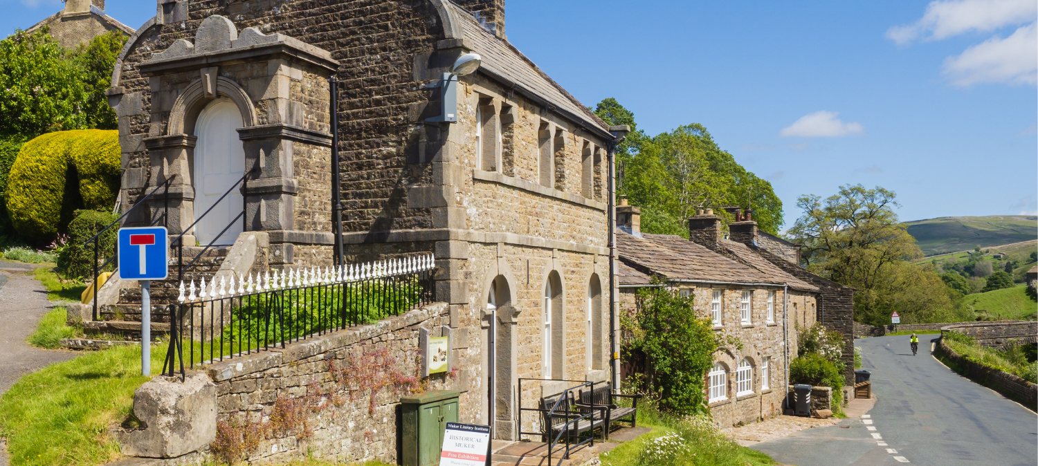 FREE North Yorkshire Pub Walk: Muker & The Farmers Arms (6 miles)